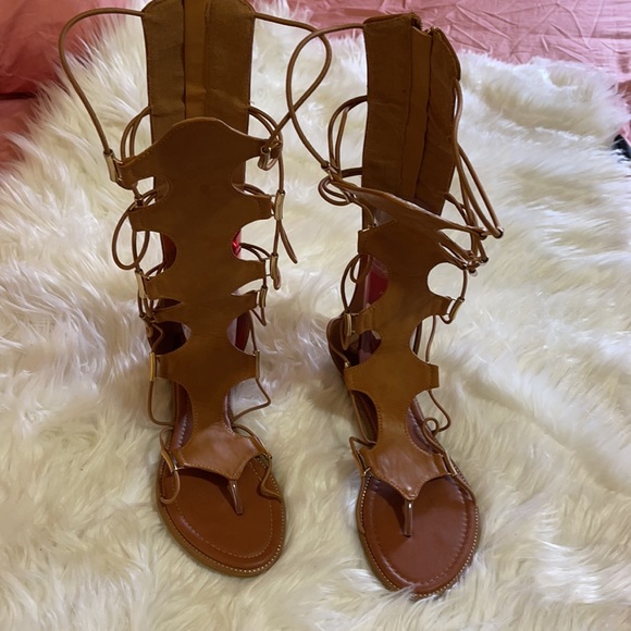 Sandals - Picture 2 of 4